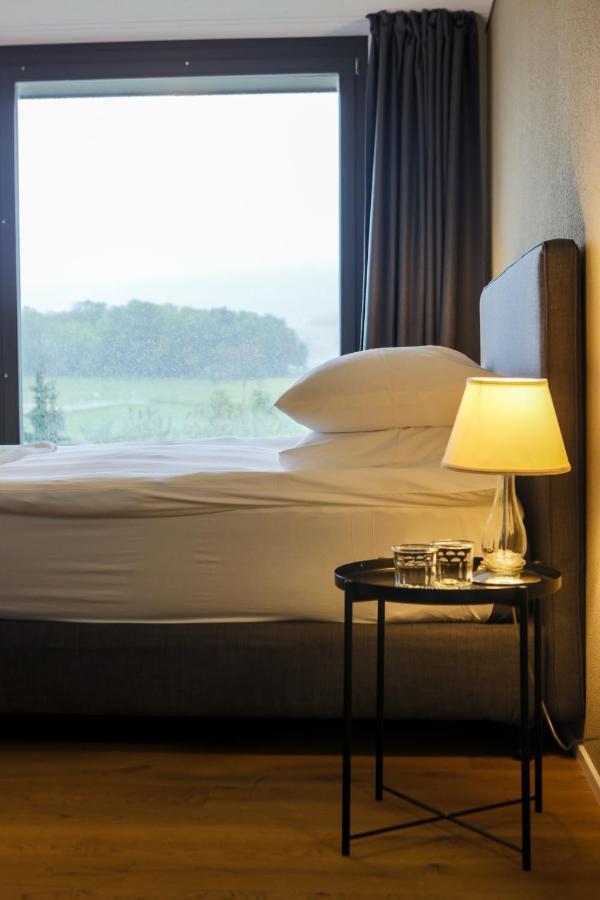 Hotel De L'Ours Preles エクステリア 写真